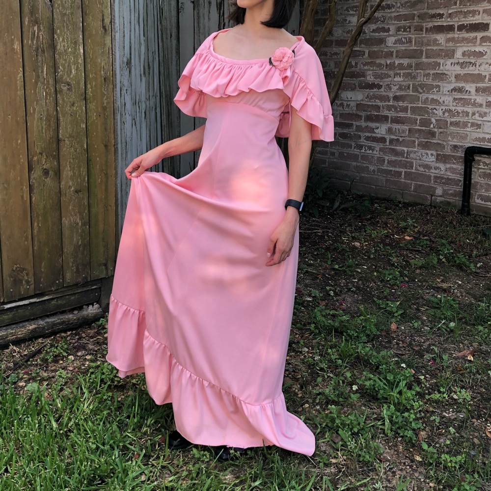 VINTAGE 70’s ROSE PINK ROMANTIC MAXI GOWN 💐
